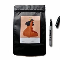 Waterproof black packaging pocket for teas, herbal teas, coffees, seeds, cereals, spices with customizable illustrated label