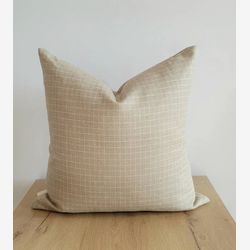 Linen natural beige and white windowpane pillow cover , tan linen pillow 20x20, Traditionnal small windowpane pillow beige, designer pillow
