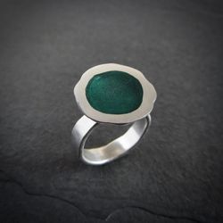 Sterling silver resin ring in emerald green / size 8.25 / statement ring / green resin ring / resin jewelry / handmade artisan ring