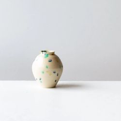 Hanabira - Small Ceramic Vase