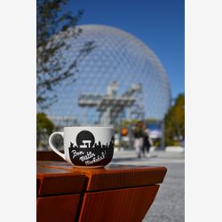 jumbo chalk mug souvenir Montreal Expo 67 Biosphere Habitat 67 Calder man pic nic electronik write on it chalk coffee tea