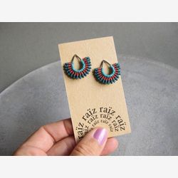 Teardrop Stud Earrings . Silver . Textile Jewelry Fiber Micro Macrame . Geometric Fan Earrings . Design by .. raïz ..